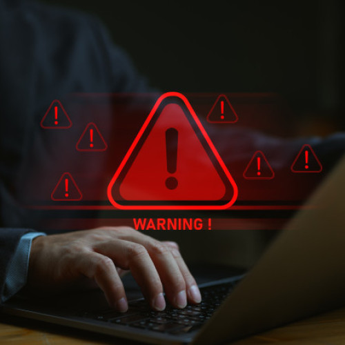 DNSC avertizează asupra unei noi fraude prin falsă amendă online de 2.500 de lei