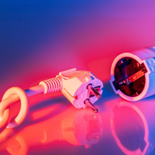 Zeci de întreruperi de curent electric în perioada 7 – 15 martie, anunțate de Constanța 100%