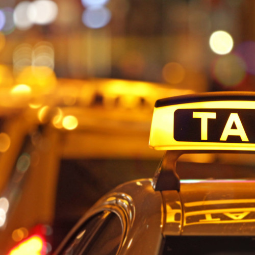 Știri: Taximetriștii solicită interzicerea marilor companii de ridesharing din România