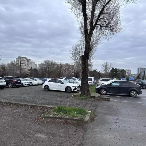 Scandalul Parcărilor Gratuite în Jurul Primăriei Constanța, Autoklass Fără Taxe pentru Mașinile Mercedes. Cine Profită de pe Urmă Vorbim despre Suma Fabuloasă de 40.000 de Lei pe Lună?