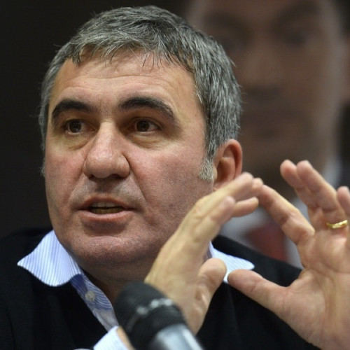 Farul învinge Rapidul cu dubla lui Munteanu. Gheorghe Hagi laudă echipa pentru strategia defensivă și jocul ofensiv impresionant.