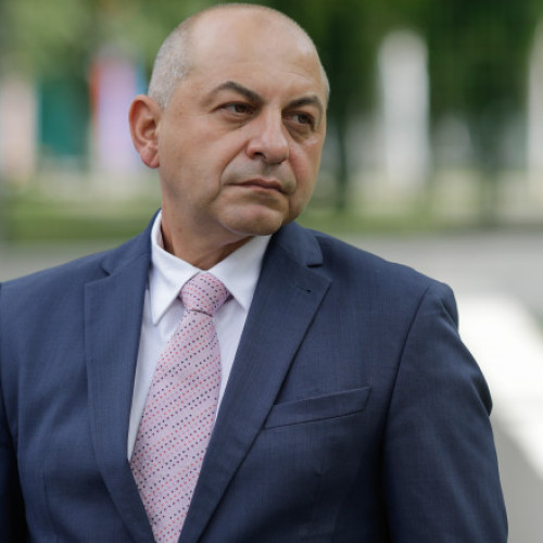 Cătălin Cîrstoiu: Piedone, un primar de sector promițător, dar doar atât, conform unui sondaj de opinie.