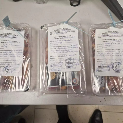 ANPC a găsit pui cu salmonella în magazine Lidl, Penny, Metro. Verificările continuă
