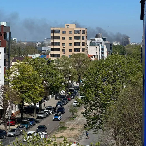 ISU Constanța intervine la un incendiu lângă Hotelul Parc din Mamaia