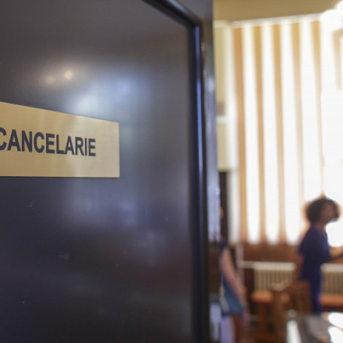 Revolta profesorilor Colegiului B.P. Hasdeu din Buzău împotriva Inspectoratului Şcolar: Primul semn al crizei este demisia directoarei