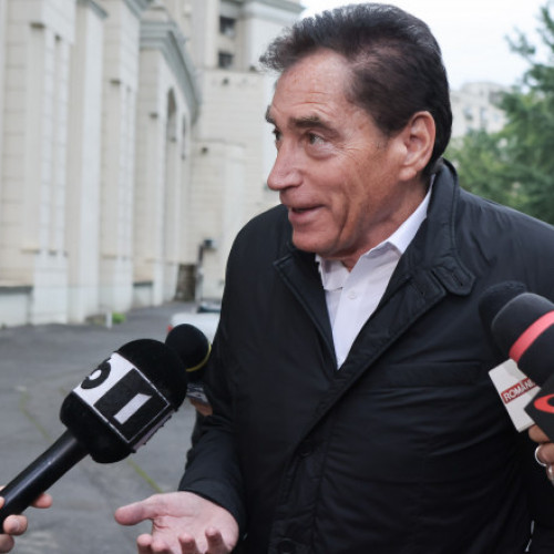 Fostul premier Petre Roman, adus la cunoștință cu acuzațiile în dosarul Mineriadei din 13-15 iunie 1990 la Parchetul General