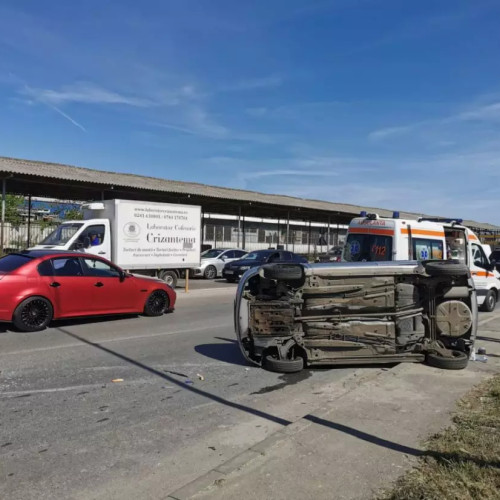 Accident rutier în Constanța, o mașină răsturnată în bulevardul Aurel Vlaicu