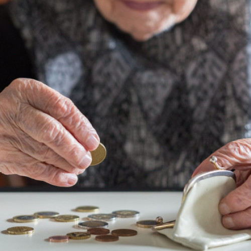 Pensionarii trebuie să aștepte pensiile. Ce spun reprezentanții Poștei Române?