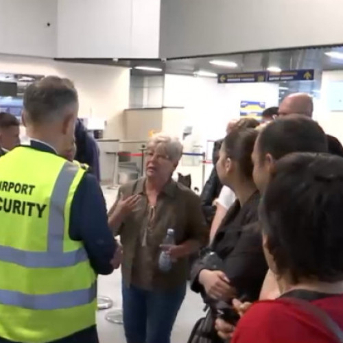 Haos la Aeroportul din Cluj-Napoca din cauza scannerelor defecte. Pasagerii furioși și au ratat zborul spre Paris