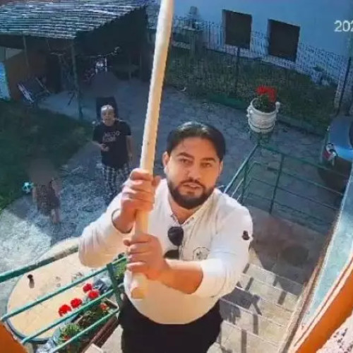 Imagini șocante în Timișoara: familie terorizată de vecini. „Coșmarul durează de 20 de ani”
