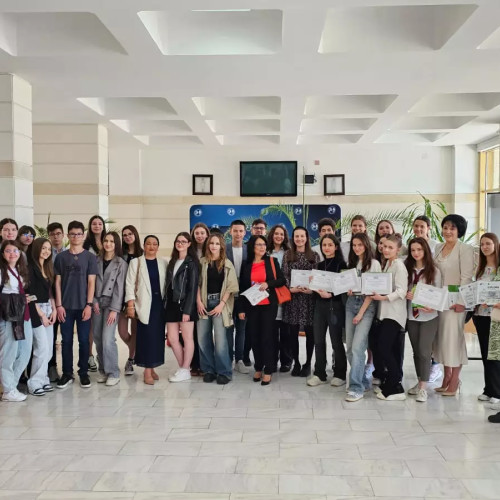 Elevii constănțeni cu rezultate deosebite la biologie, premiați la Facultatea de Științe al Naturii și Științe Agricole