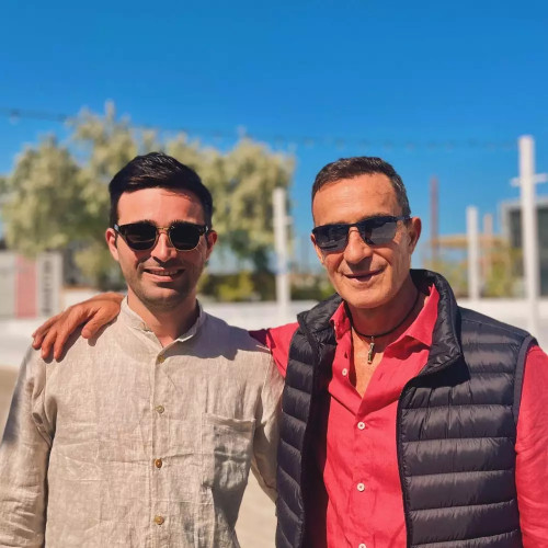 O fotografie cu Radu Mazăre și fiul său devine virală pe Facebook: „Te așteptăm din nou la primărie, maestre!!!”