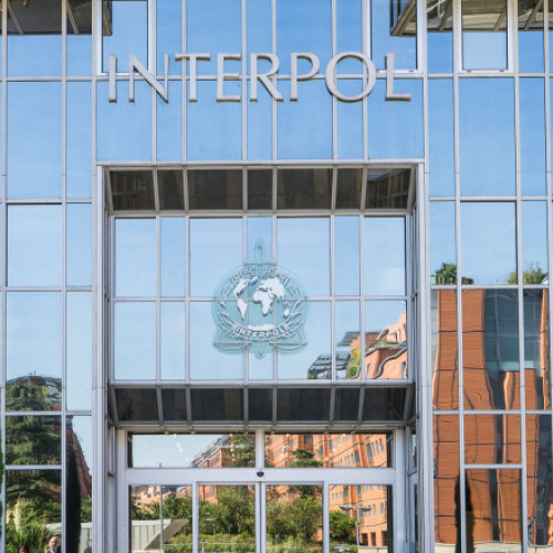 Interpolul a destructurat o rețea din Republica Moldova care a încercat ștergerea datelor fugarilor dați în urmărire internațională