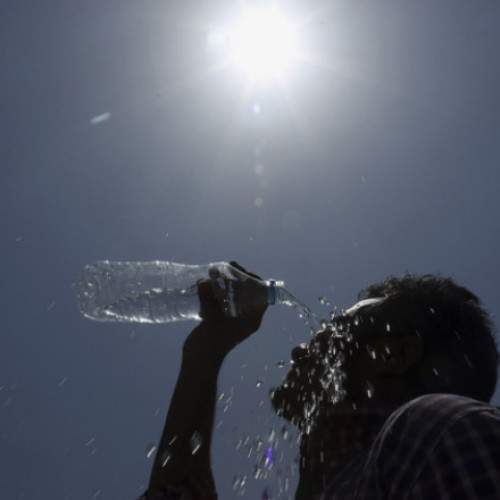 Avertizări meteo: Furtuni și caniculă în România