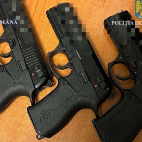 Șofer de camion turc reținut la Vama Calafat pentru contrabandă cu arme