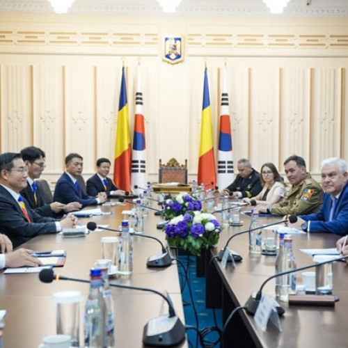 Ministrul Apărării, Angel Tîlvăr, s-a întâlnit cu omologul său din Republica Coreea pentru a discuta despre achiziția de echipamente militare