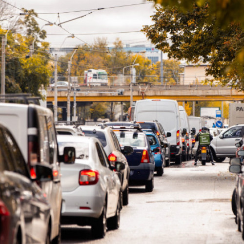 Guvernul a adoptat o ordonanță de urgență pentru modificarea Codului Rutier