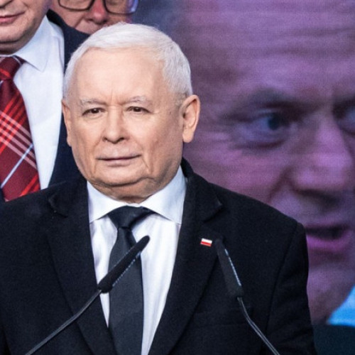 Jaroslaw Kaczynski critică premierul Donald Tusk pentru concesii făcute Germaniei
